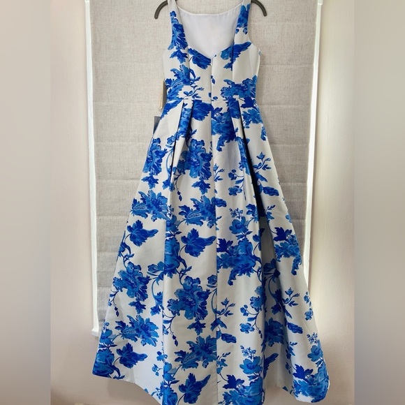 NWT Eliza J Jacquard Creamy White and Blue Floral Pleated Gown, Size 2 - Picture 8 of 16